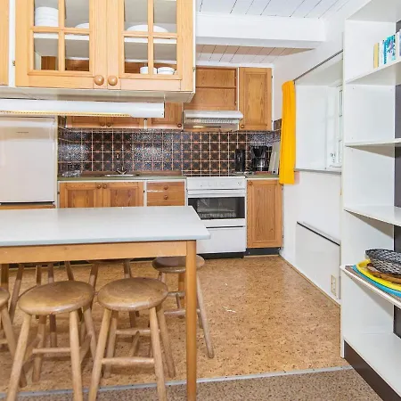 6 Person Holiday In R M Apartment *