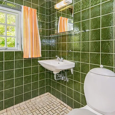 6 Person Holiday In R M Apartment *